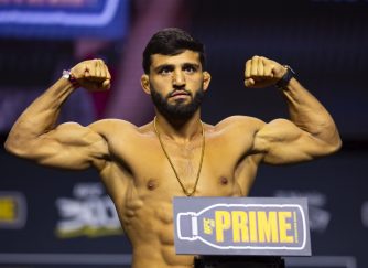 Арман Царукян задушил Мухаммада Мокаева на турнире в Бразилии